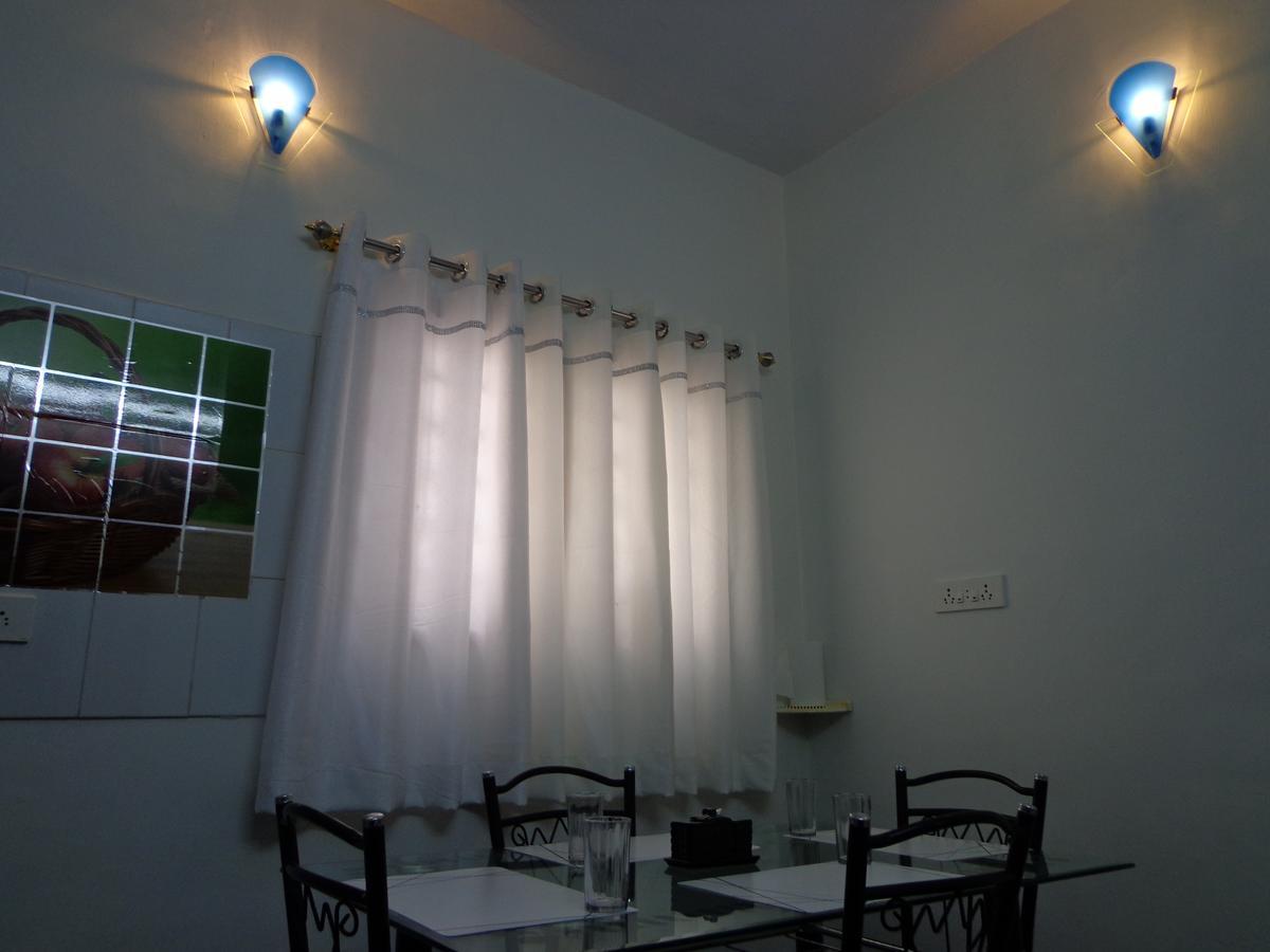 Remisha Service Apartments Τσενάι Δωμάτιο φωτογραφία